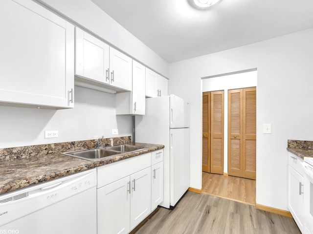 1156 Osterman Avenue B, Deerfield, IL 60015