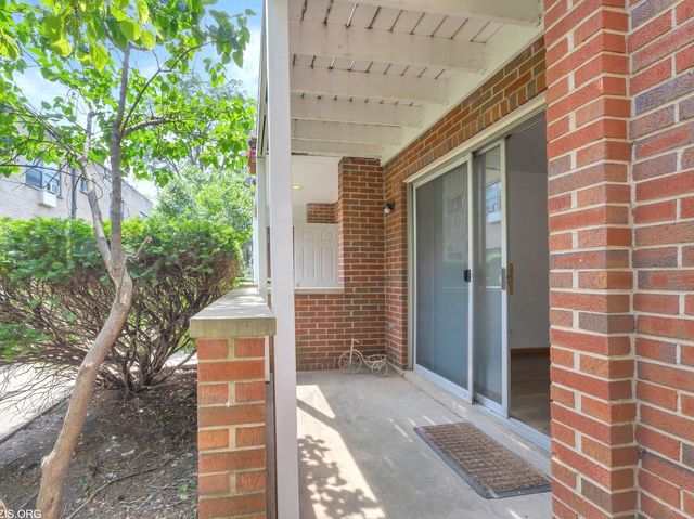 1156 Osterman Avenue B, Deerfield, IL 60015