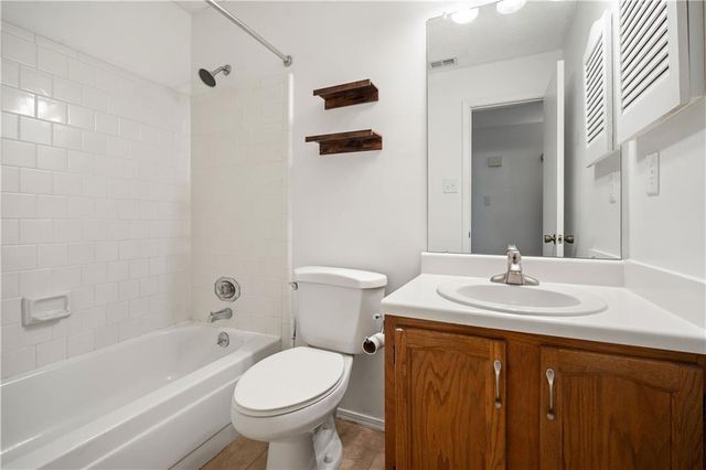 6040 Grelot Road 204, Mobile, AL 36609