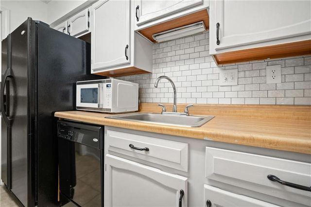 6040 Grelot Road 204, Mobile, AL 36609