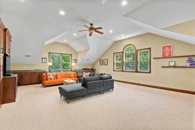 1520 Telegraph Road, Lake Forest, IL 60045