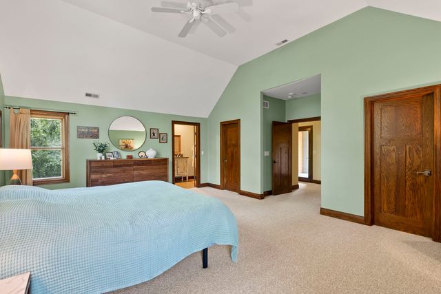 1520 Telegraph Road, Lake Forest, IL 60045