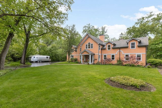 1520 Telegraph Road, Lake Forest, IL 60045
