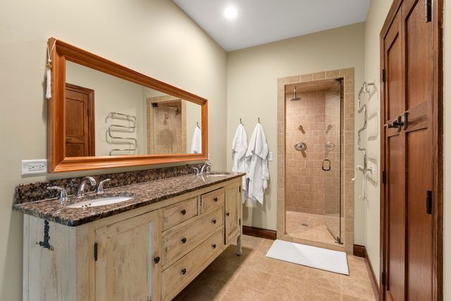 1520 Telegraph Road, Lake Forest, IL 60045