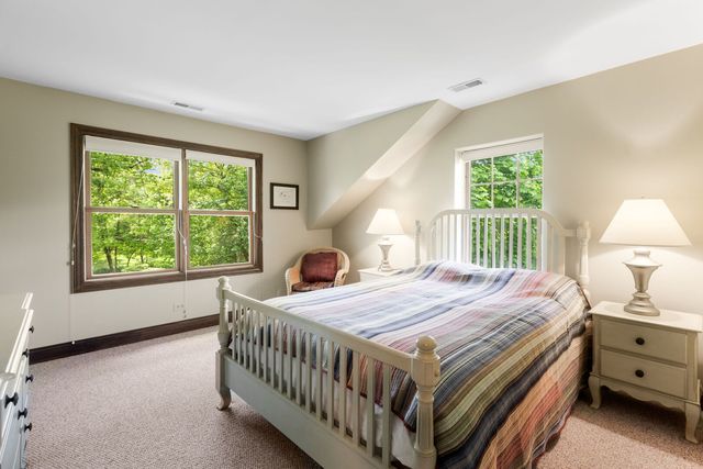 1520 Telegraph Road, Lake Forest, IL 60045