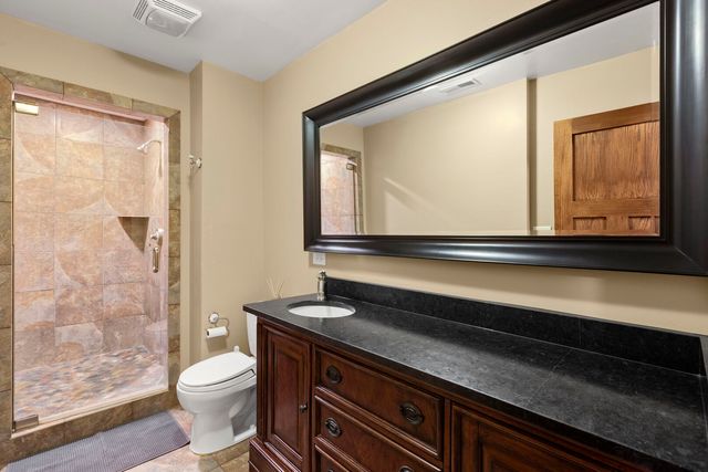 1520 Telegraph Road, Lake Forest, IL 60045