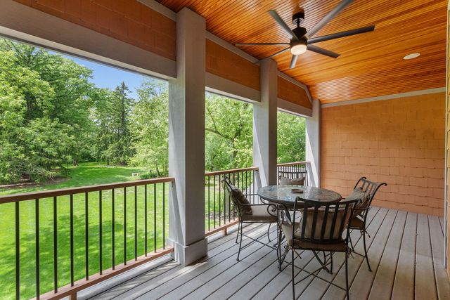 1520 Telegraph Road, Lake Forest, IL 60045