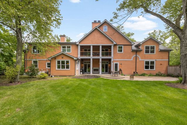 1520 Telegraph Road, Lake Forest, IL 60045