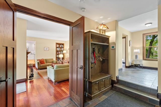 1520 Telegraph Road, Lake Forest, IL 60045