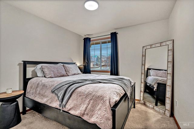 6895 N Amesbury Way, Boise, ID 83714