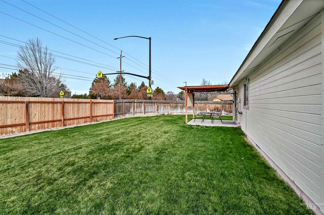 6895 N Amesbury Way, Boise, ID 83714