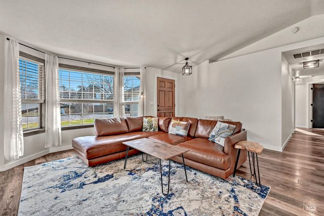 6895 N Amesbury Way, Boise, ID 83714