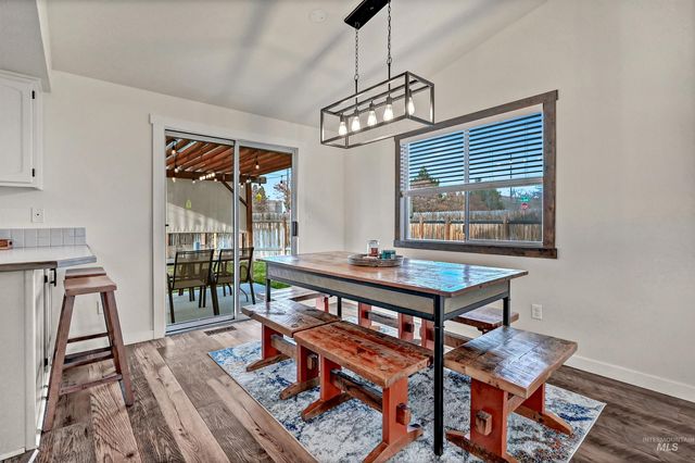 6895 N Amesbury Way, Boise, ID 83714