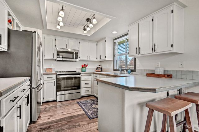 6895 N Amesbury Way, Boise, ID 83714