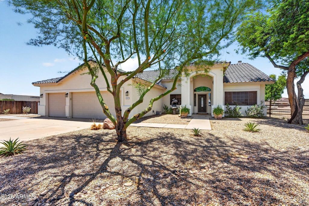 10529 W BEL AIR Circle, Casa Grande, AZ 85194 — photo 2