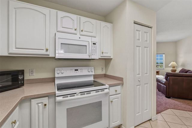 3730 CADBURY CIRCLE 528, Venice, FL 34293