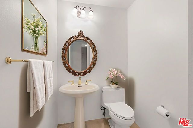 2215 Century 123, Los Angeles, CA 90067