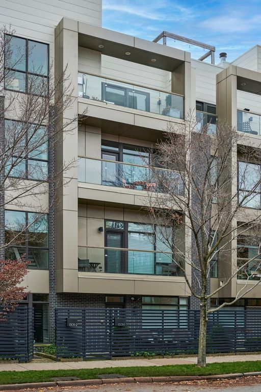 1305 W Diversey Parkway 2, Chicago, IL 60614