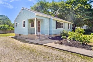 133 Bloomingdale Road, Waterford, CT 06375