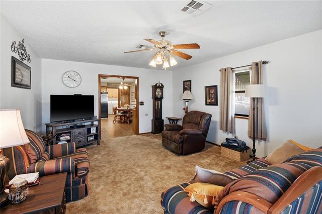 324 W 4th Street, Hobart, OK 73651