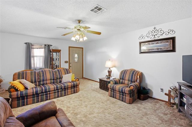 324 W 4th Street, Hobart, OK 73651