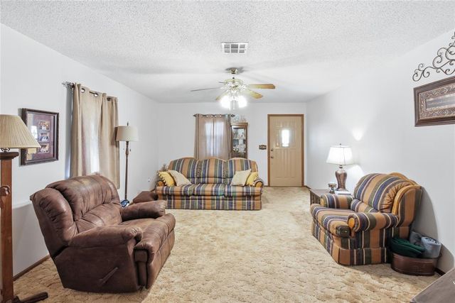 324 W 4th Street, Hobart, OK 73651