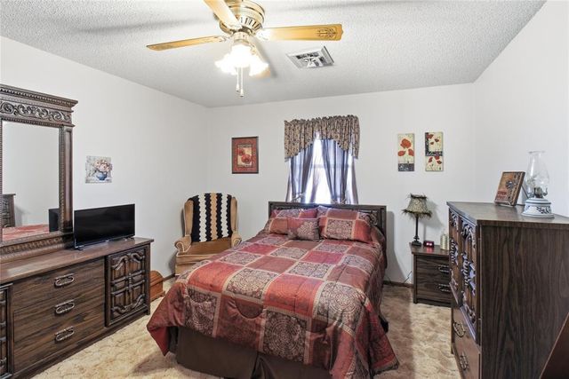 324 W 4th Street, Hobart, OK 73651