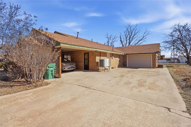324 W 4th Street, Hobart, OK 73651