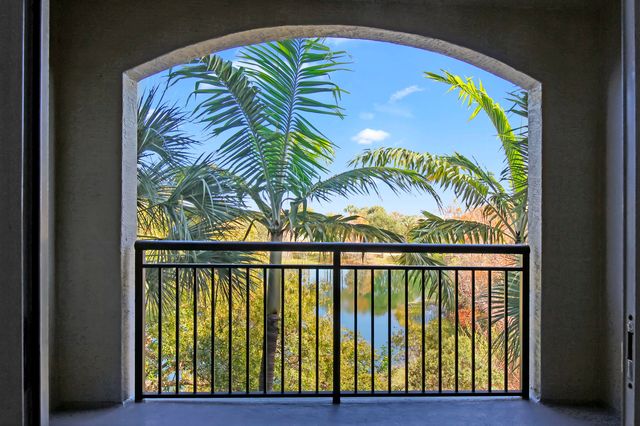 1660 Renaissance Commons Boulevard 2316, Boynton Beach, FL 33426