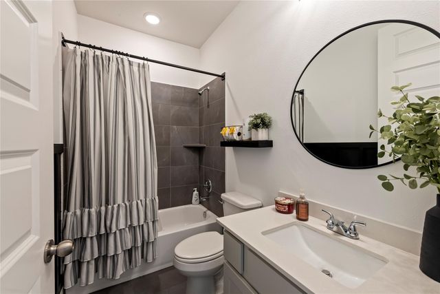 6034 Lake Bridge Lane, Manvel, TX 77578