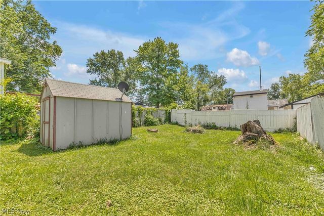 315 Plymouth Avenue, Girard, OH 44420
