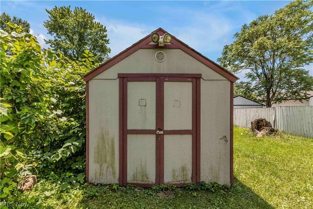 315 Plymouth Avenue, Girard, OH 44420