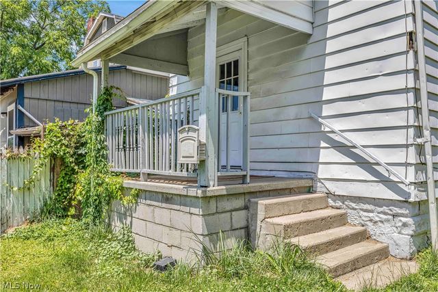 315 Plymouth Avenue, Girard, OH 44420