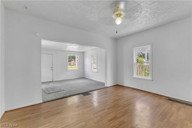 315 Plymouth Avenue, Girard, OH 44420