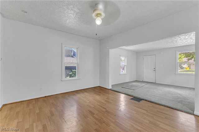 315 Plymouth Avenue, Girard, OH 44420
