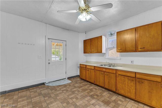 315 Plymouth Avenue, Girard, OH 44420