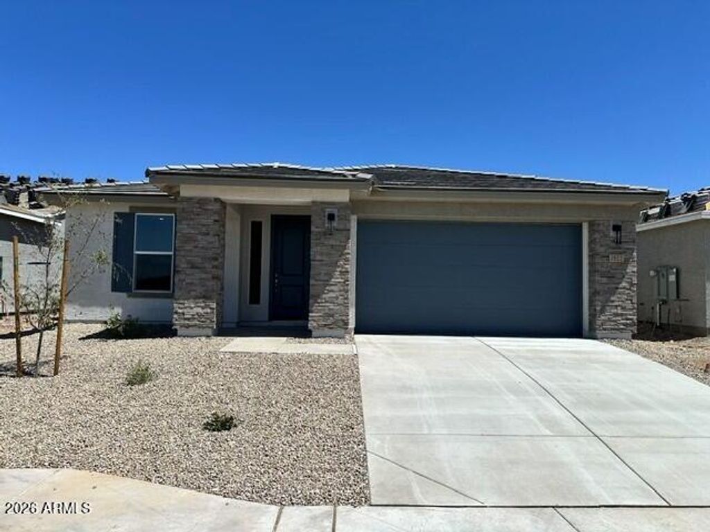 2822 E PADUA Avenue, San Tan Valley, AZ 85143