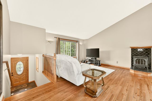 2516 Colleen Lane NE, Rochester, MN 55906