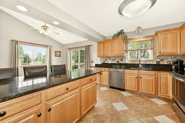 2516 Colleen Lane NE, Rochester, MN 55906