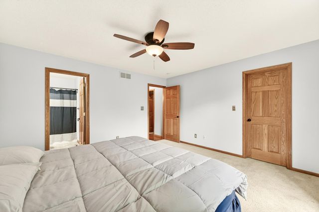 2516 Colleen Lane NE, Rochester, MN 55906