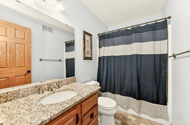2516 Colleen Lane NE, Rochester, MN 55906