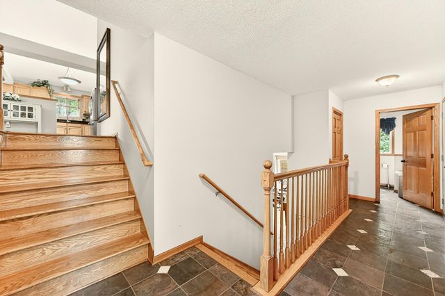 2516 Colleen Lane NE, Rochester, MN 55906