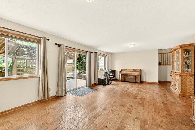 2516 Colleen Lane NE, Rochester, MN 55906