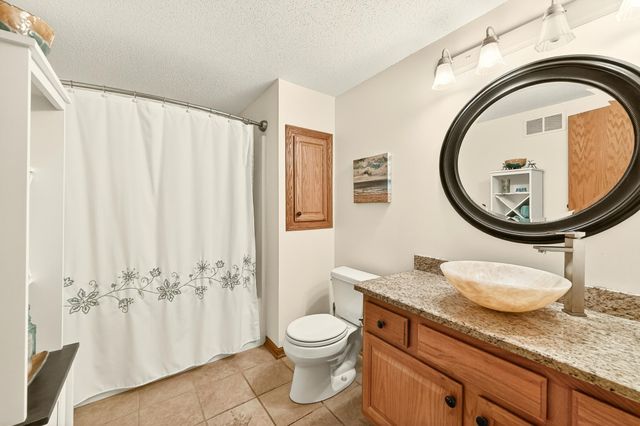 2516 Colleen Lane NE, Rochester, MN 55906