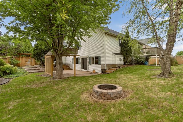 2516 Colleen Lane NE, Rochester, MN 55906