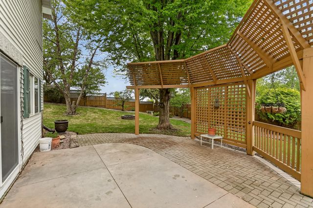2516 Colleen Lane NE, Rochester, MN 55906