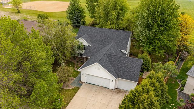 2516 Colleen Lane NE, Rochester, MN 55906