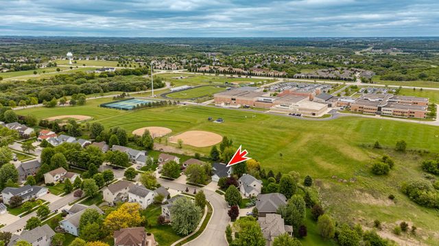 2516 Colleen Lane NE, Rochester, MN 55906