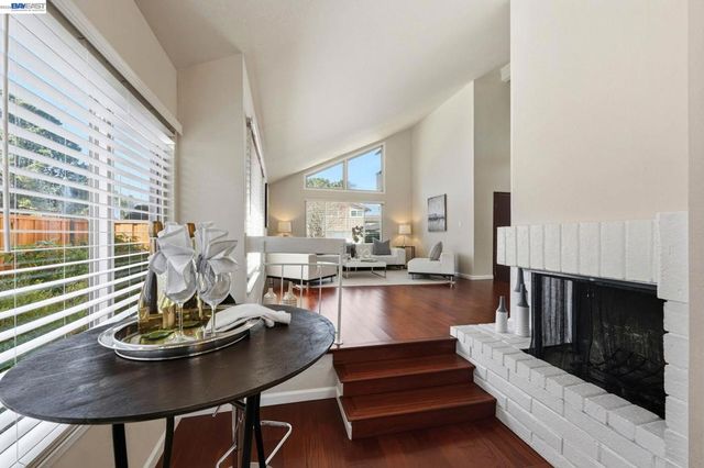 330 Tampa Ct, Foster City, CA 94404