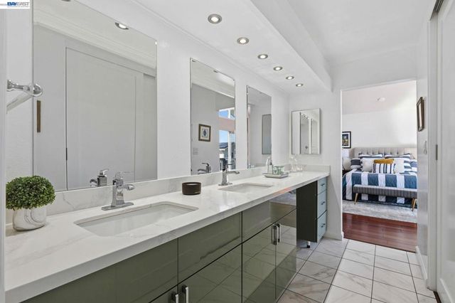 330 Tampa Ct, Foster City, CA 94404